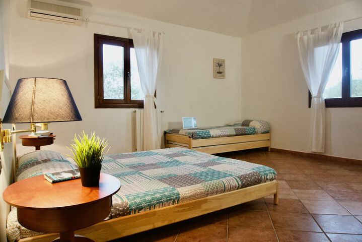 Room 10 of 18