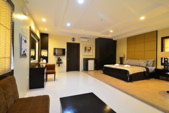 Room 37 of 45