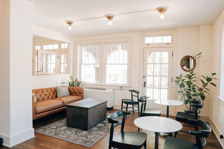 Breakfast/Coffee Service 13 of 17