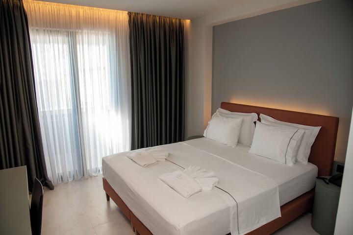 Room 35 of 207
