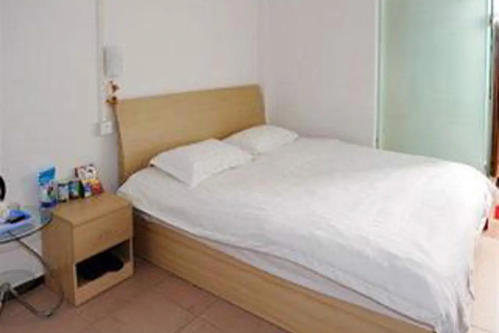 Room 5 of 7