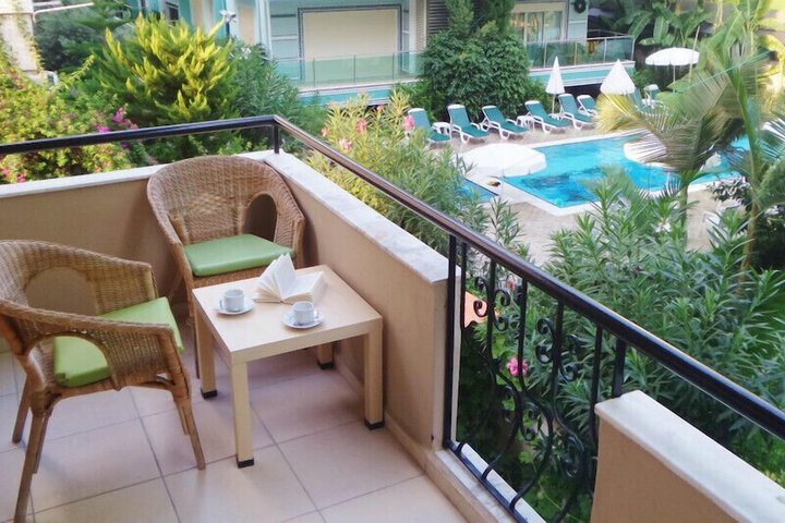 Terrace/Patio 12 of 17
