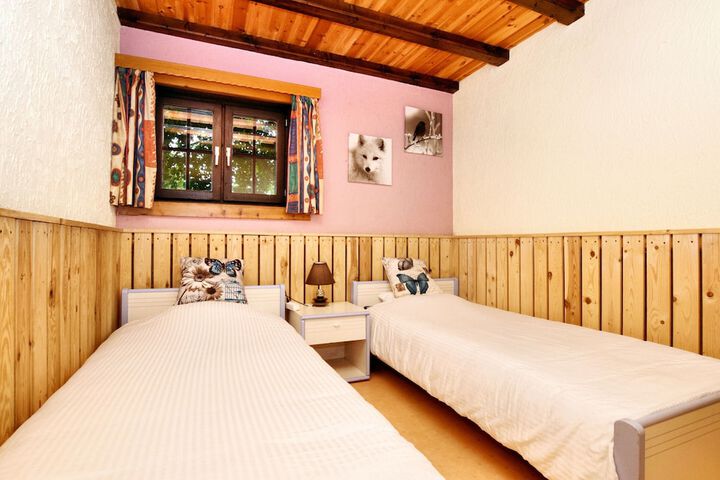 Room 14 of 35