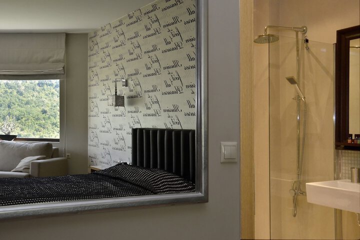 Room 34 of 130