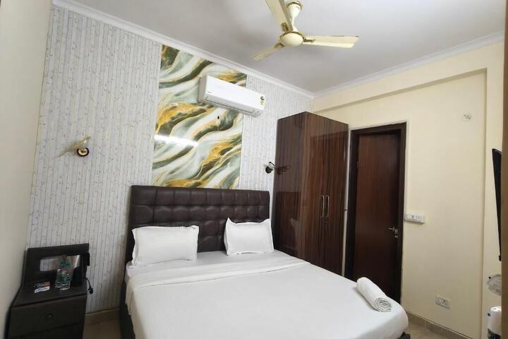 Room 22 of 34