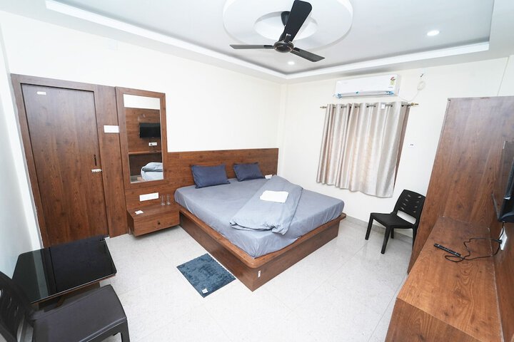 Room 13 of 34