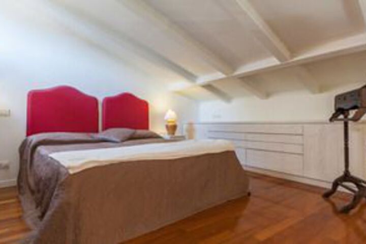 Room 15 of 28