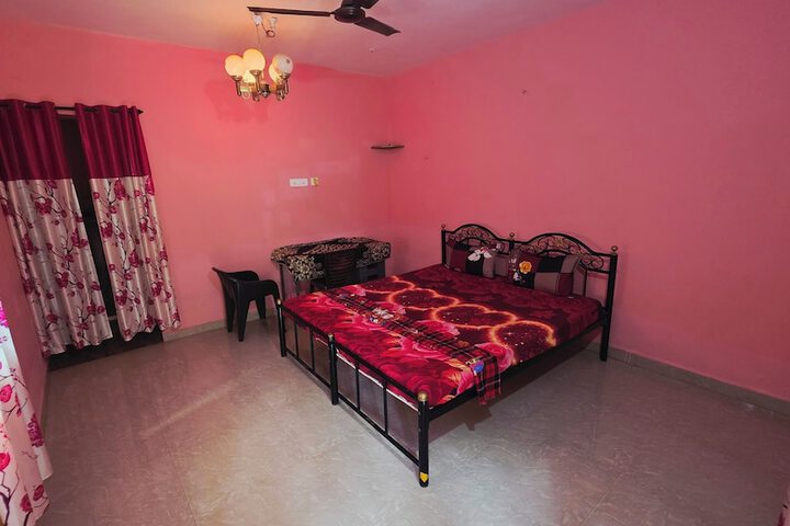 Room 10 of 33