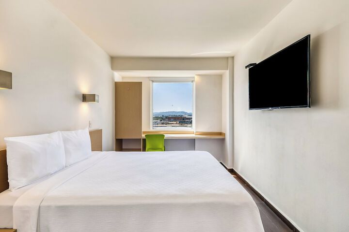 Room 5 of 43