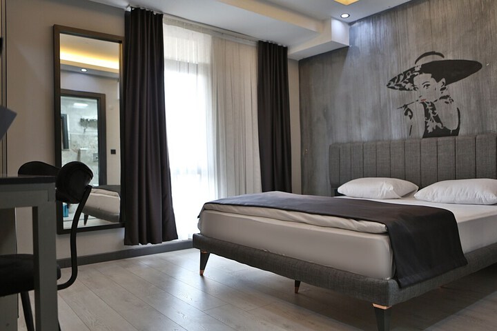Room 33 of 45
