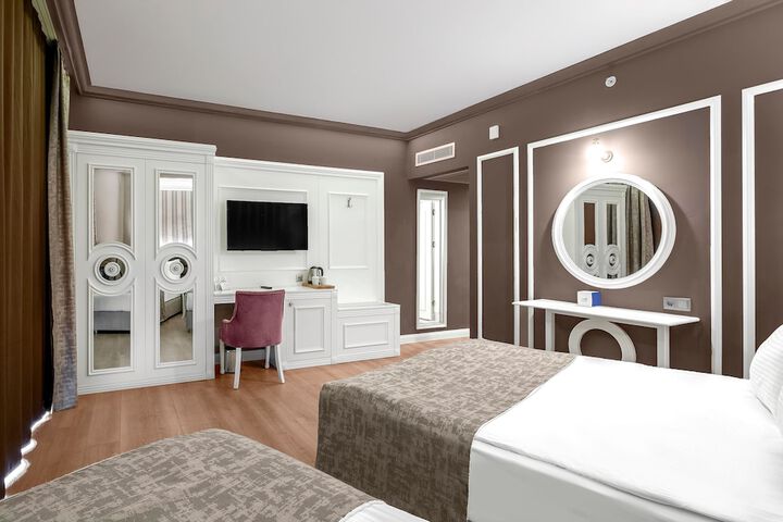 Room 25 of 141