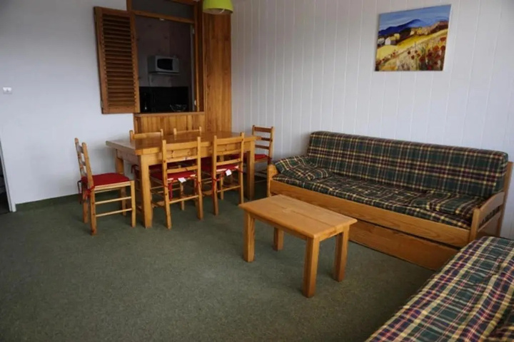 Room 2 of 11