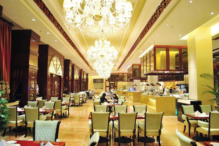 Dining Photos