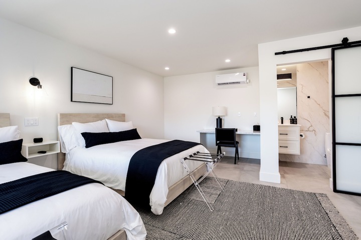 Room 4 of 33
