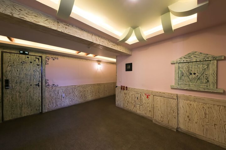Ballroom/Hall 57 of 64