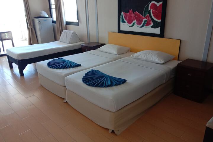 Room 81 of 165