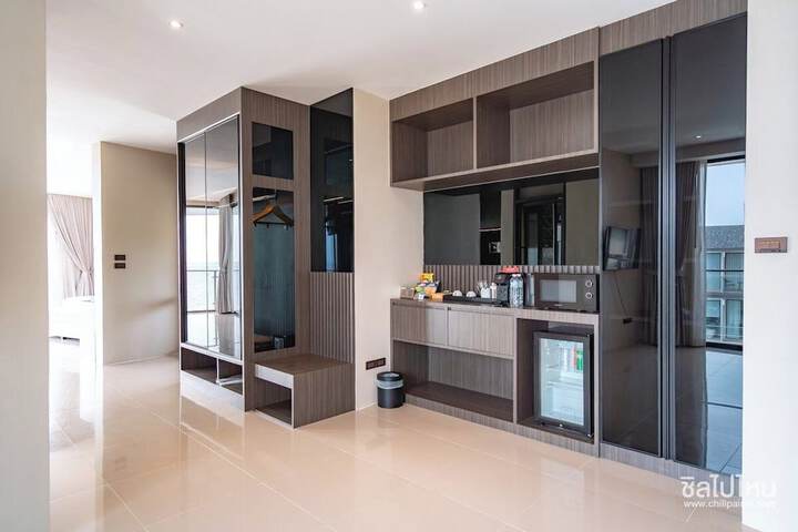 Room 12 of 46
