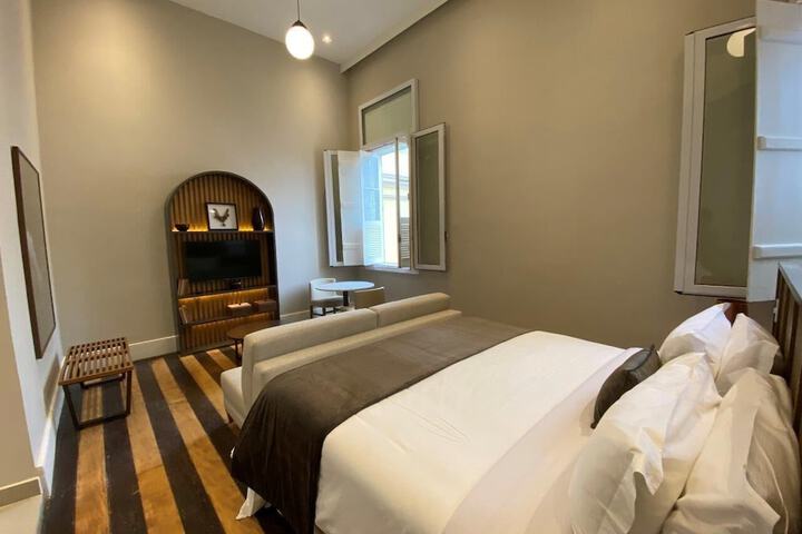 Room 14 of 77