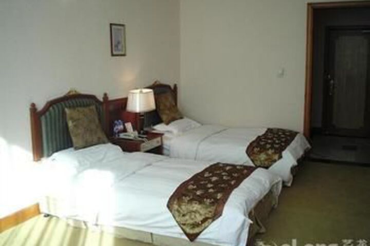 Room 30 of 33
