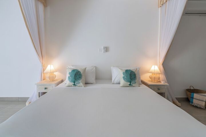 Room 12 of 79