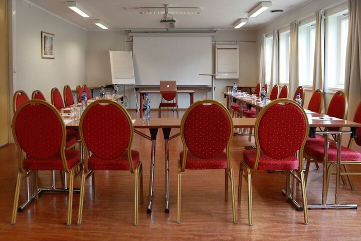 Business Center 96 of 111