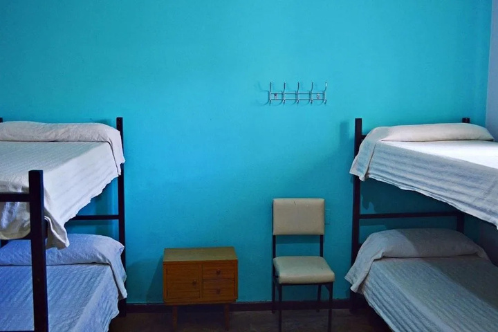 Room 4 of 25