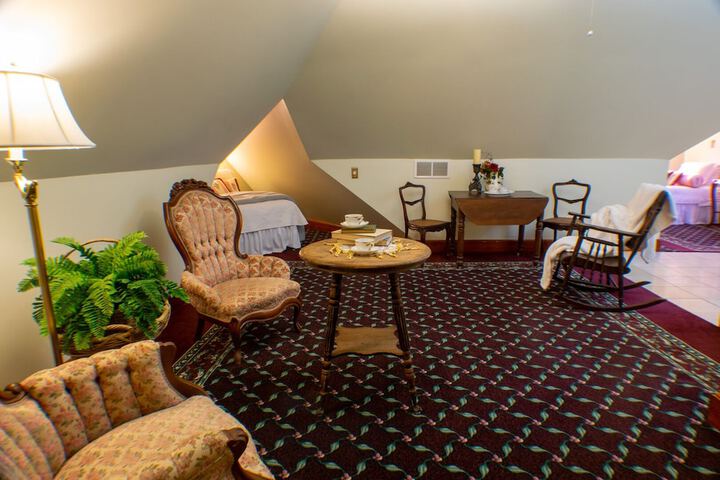 Room 10 of 83