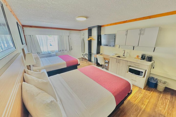 Room 28 of 67