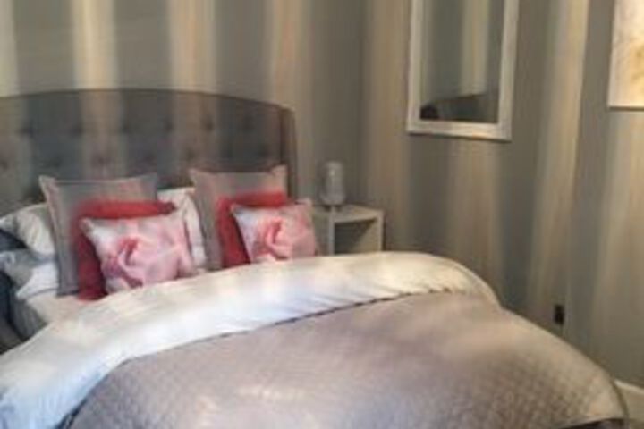 Room 7 of 14