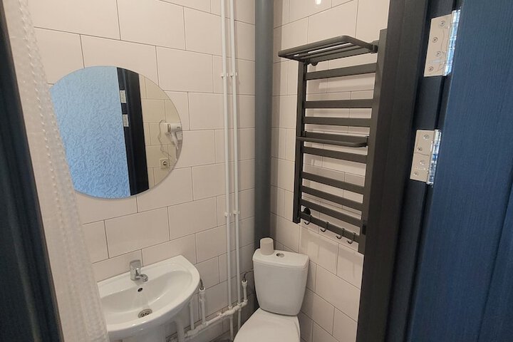 Room 27 of 35