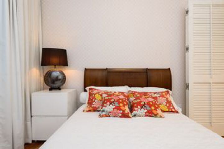 Room 8 of 32