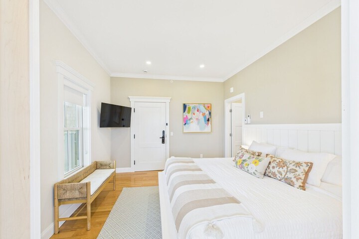 Room 43 of 209