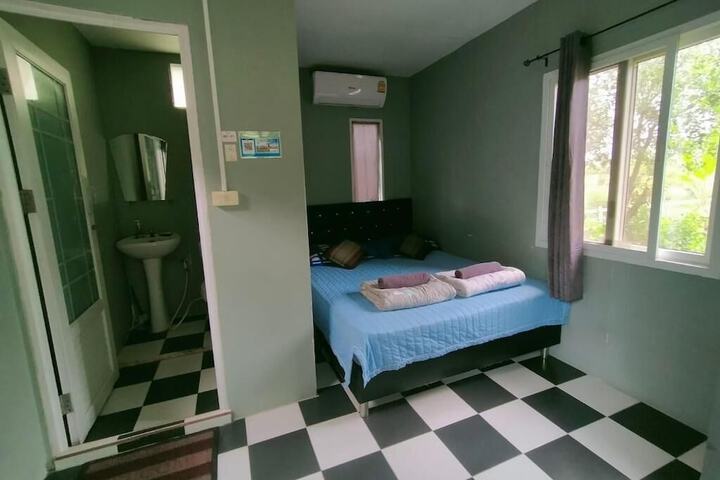 Room 10 of 26