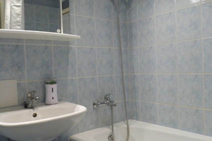 Room 16 of 18