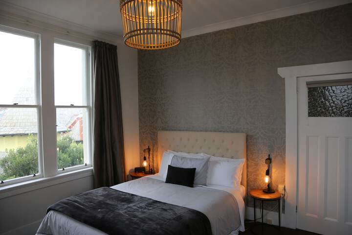 Room 7 of 63