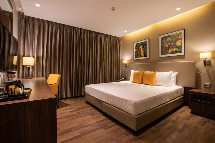 Room 10 of 23
