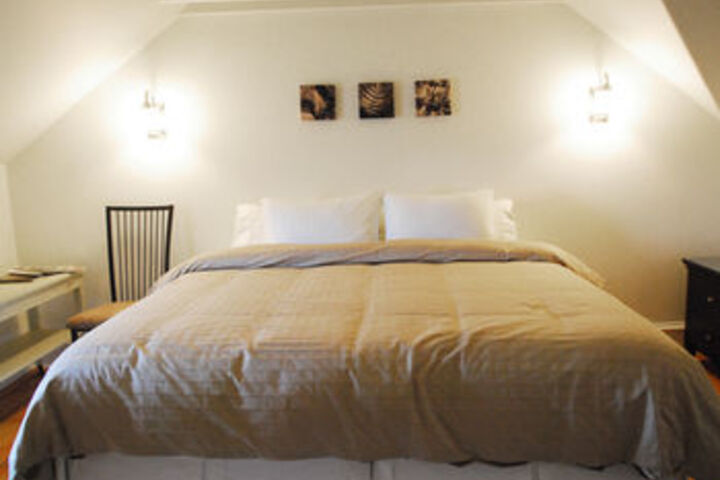 Room 8 of 17