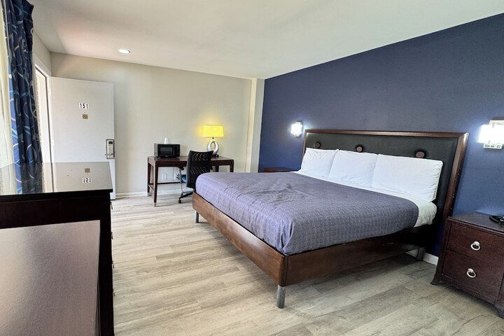 Room 6 of 31