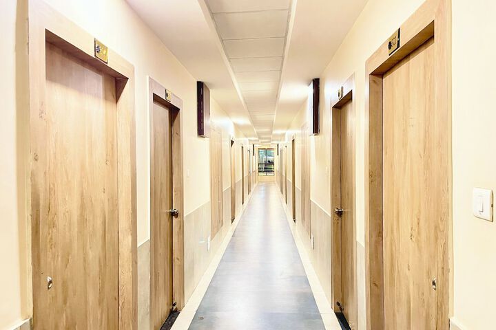 Ballroom/Hall 63 of 76