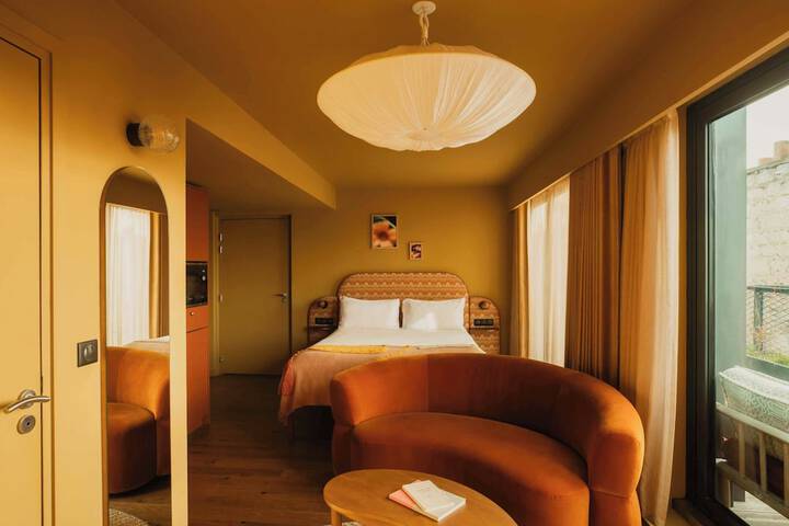 Room 25 of 128