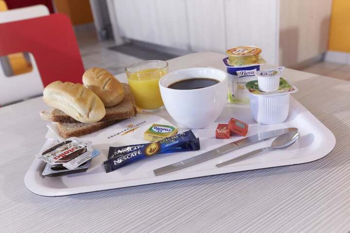 Breakfast/Coffee Service 27 of 40