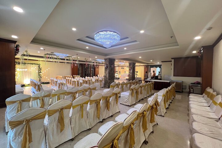 Ballroom/Hall 146 of 164
