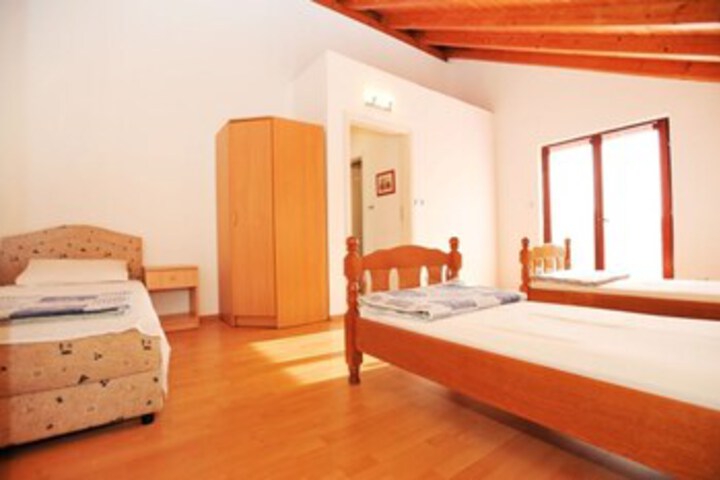 Room 14 of 21
