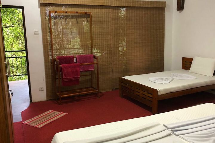 Room 4 of 26