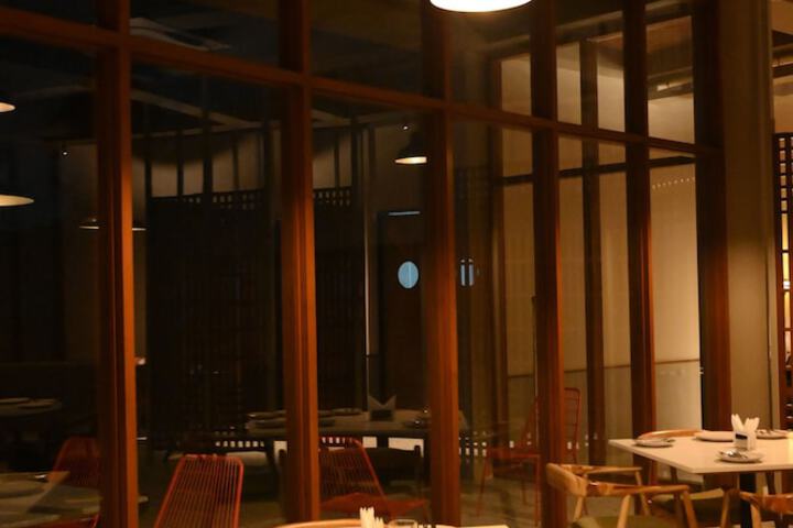 Dining 14 of 19