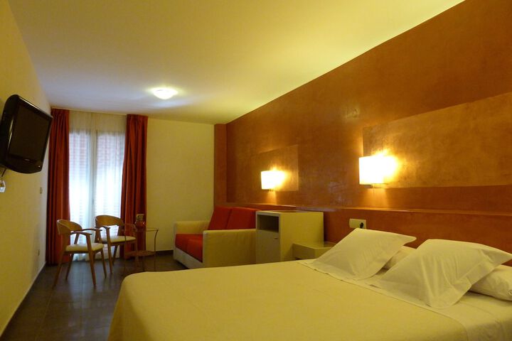 Room 5 of 66