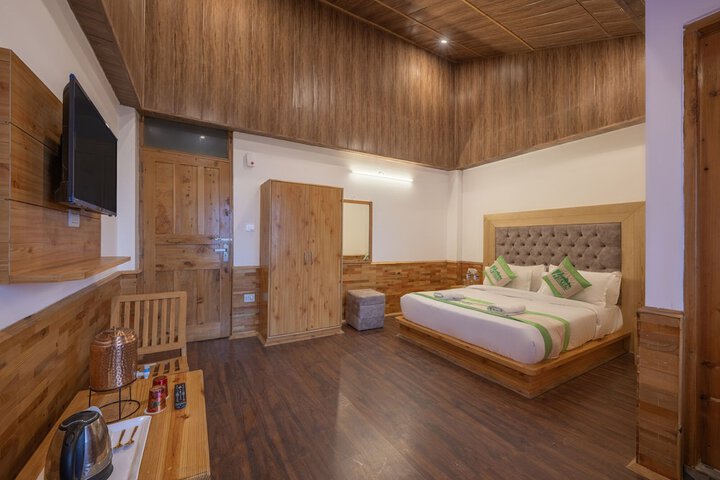 Room 20 of 37