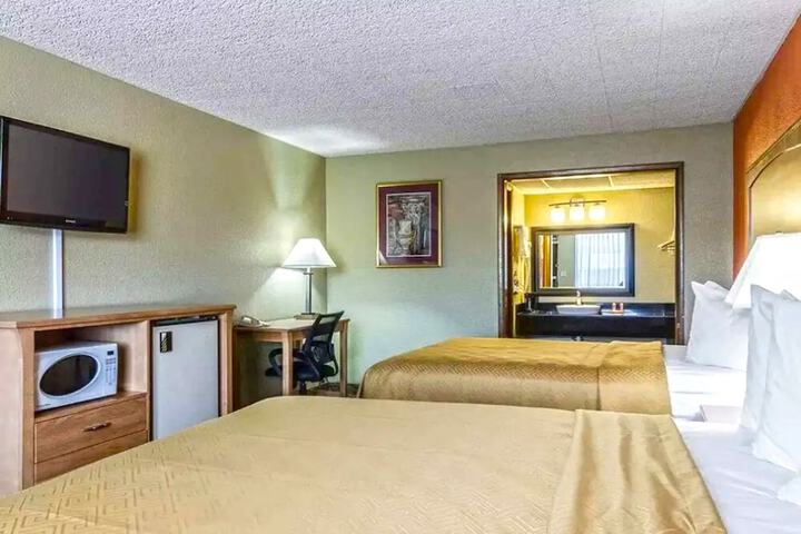 Room 13 of 21