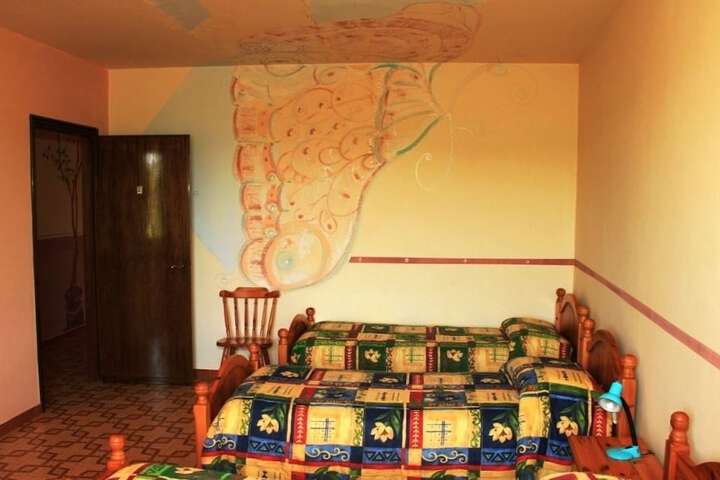 Room 2 of 37