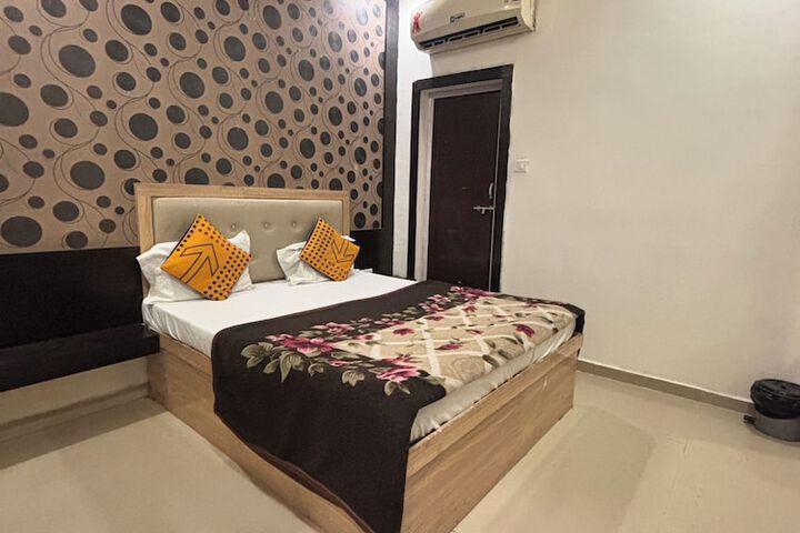 Room 28 of 32